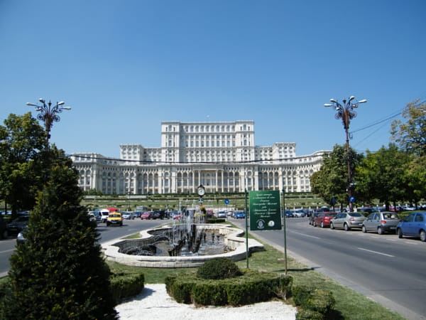 Palatul Parlamentului by Nicolas BOUCHARD (nicobouchard)) on 500px.com