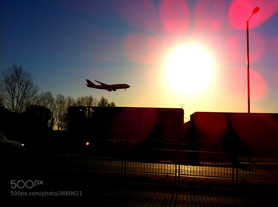 A British Airways crossing the sun
