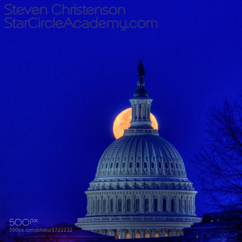 Freedom Gazes at the Moon by Steven Christenson (StarCircleAcademy)) on 500px.com