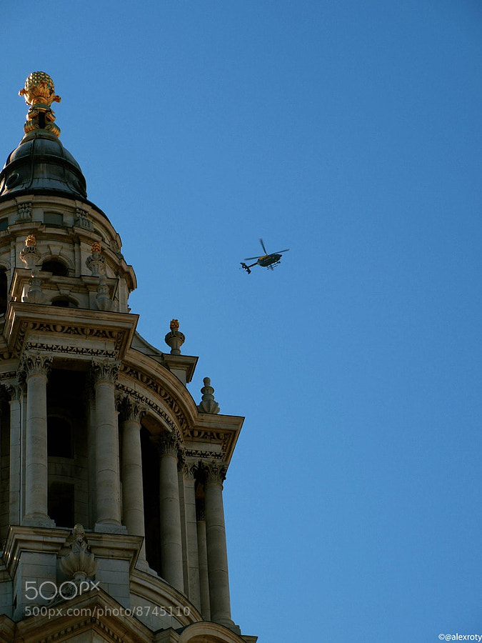Helicopter over St Paul's by Alexandre Roty (AlexRoty) on 500px.com